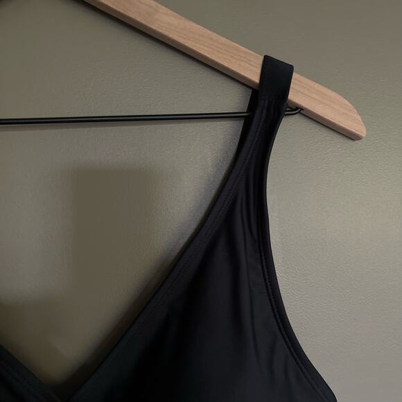 NWT KINDRED BRAVELY Crossover Maternity & Nursing Bikini Top Black Size Large‎ - Picture 8 of 16